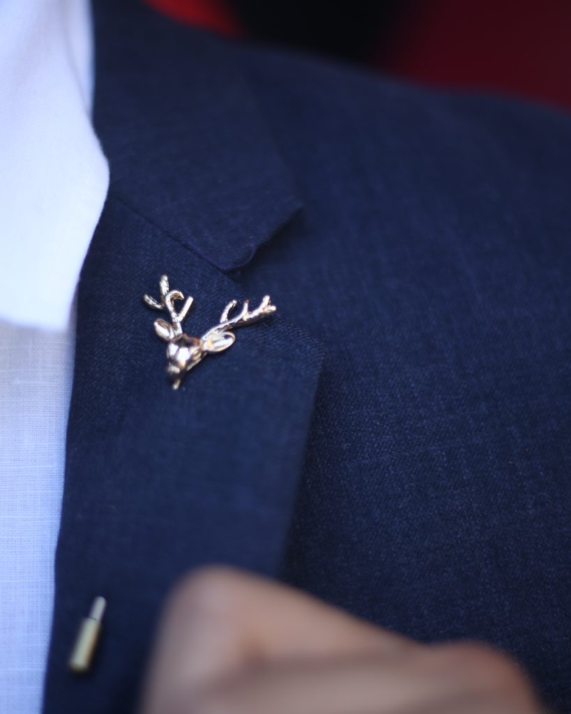 gold stag head pin