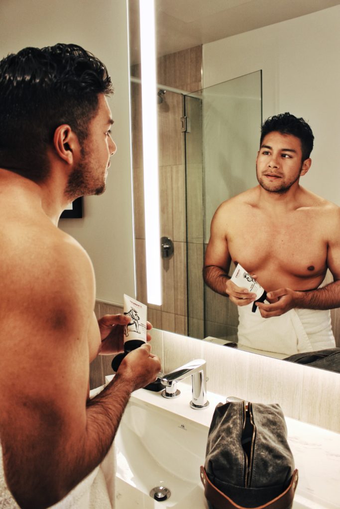 dandy in the bronx - hotel room in hotel henry, buffalo, new york - bathroom