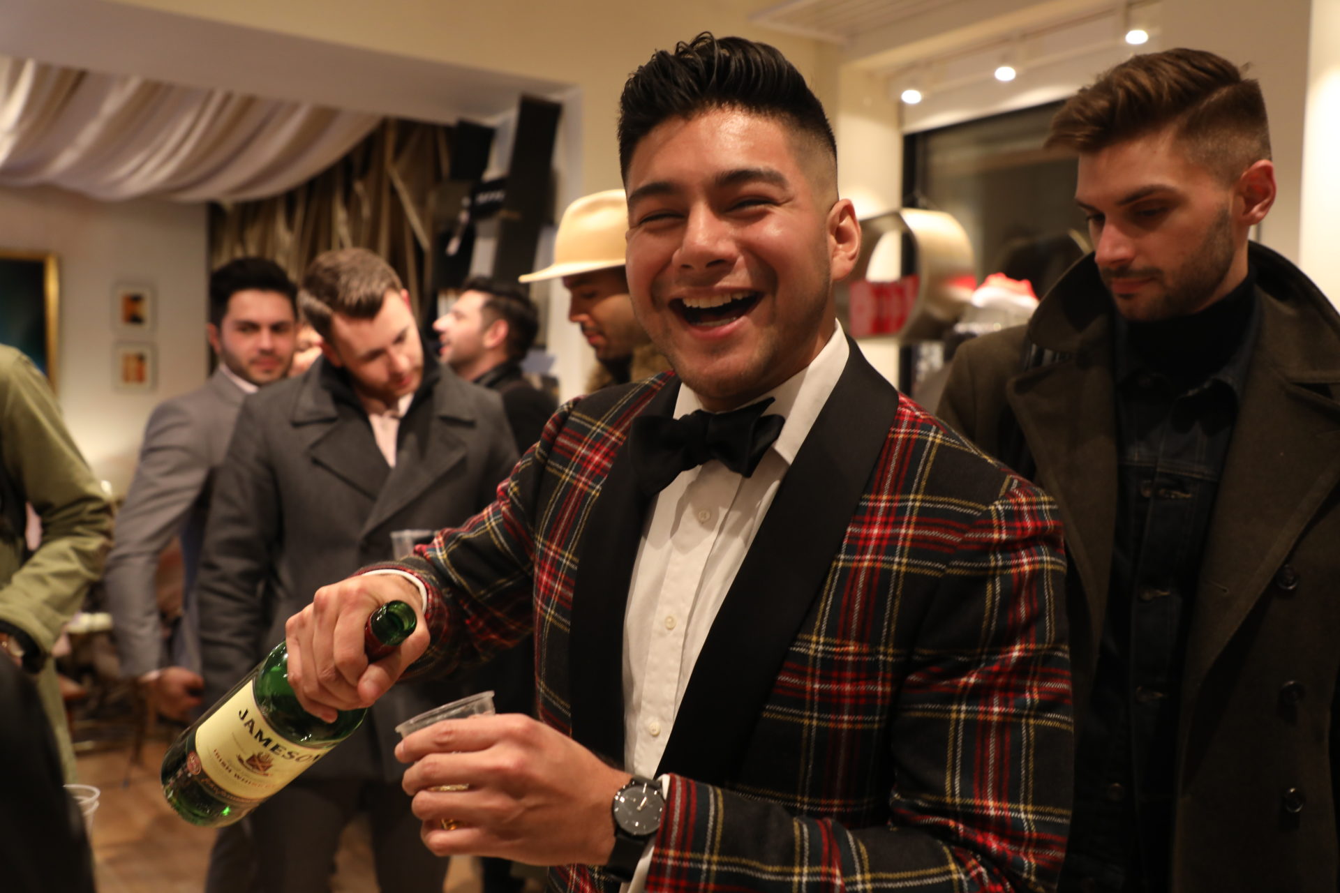 Party, hosting a party, HOSTING A FASHION EVENT FROM YOUR FRIENDS? HOW TO KEEP IT STYLISH - dandy in the bronx