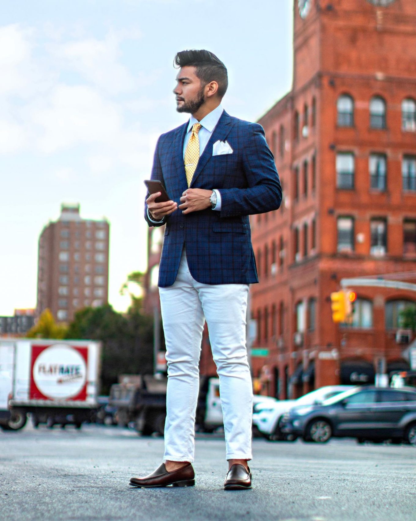 WHAT TO WEAR WITH WHITE PANTS (OR JEANS) - Dandy In The Bronx