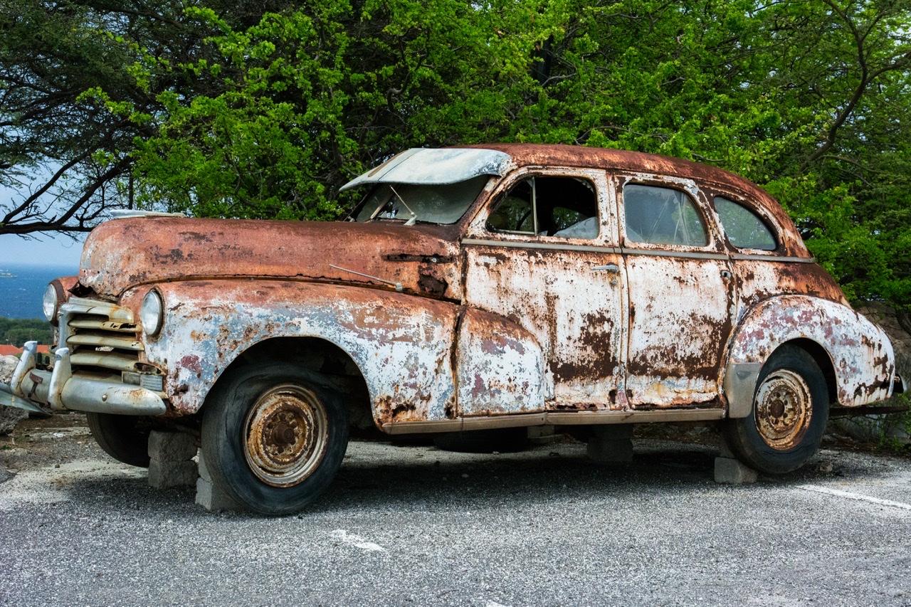 WHAT SHOULD YOU DO WITH THAT OLD JUNKER IN THE GARAGE?