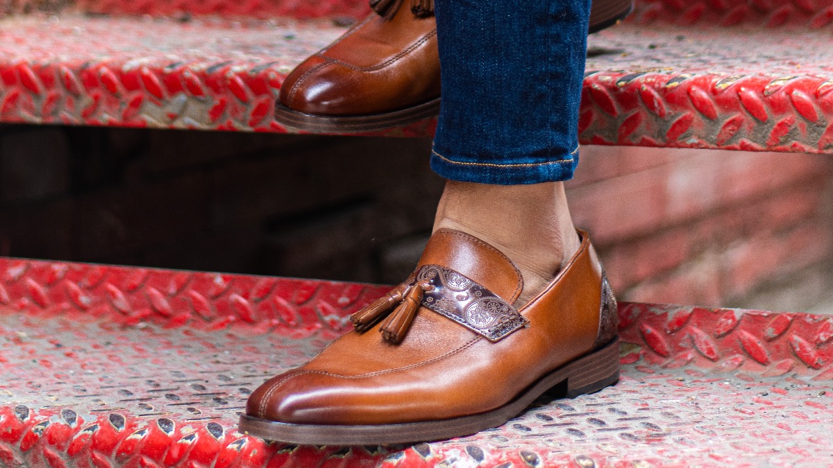 QUINBY⁣ Moc Toe Tassel Slip On | dandy in the bronx | paisley loafers | paisley slip on | paisley brown shoes | paisley shoes | paisley shoes for men | paisley loafers for men | paisley | blue jeans and loafers | jeans and paisley shoes | blazer and jeans | no socks | no show socks | no socks with loafers | no socks with shoes | no show socks with loafers | Stacy Adams | Stacy Adams shoes | Stacy Adams loafers | Stacy Adams affordable | affordable shoes | Stacy Adams paisley | stylish shoes