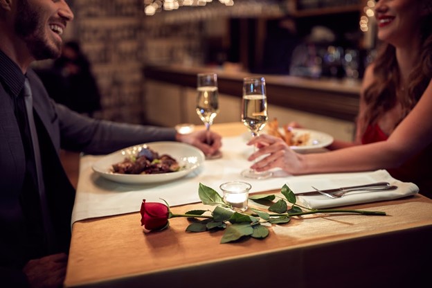 First Date Ideas Every Guy Can Pull Off - date night ideas