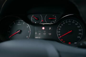 Dashboard Warning Lights Guide: Should You Have Your Vehicle Serviced?